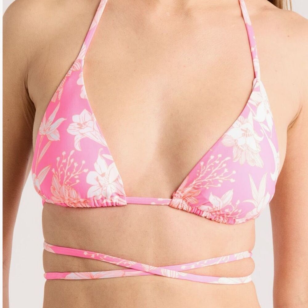 NWT Becca pink strappy triangle bikini top in pink with flower print. Size L